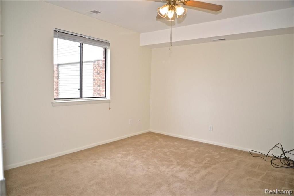 43298 Mound Road, Unit 207 Sterling Heights, MI 48314 - Photo 9 of 13