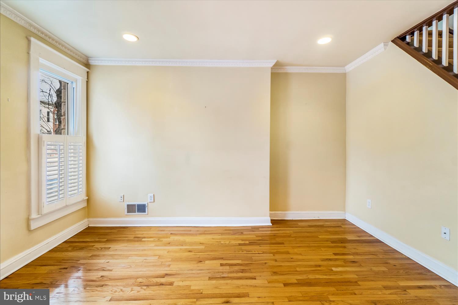 2927 Keswick Road Baltimore, MD 21211 - Photo 5 of 36 Living Room