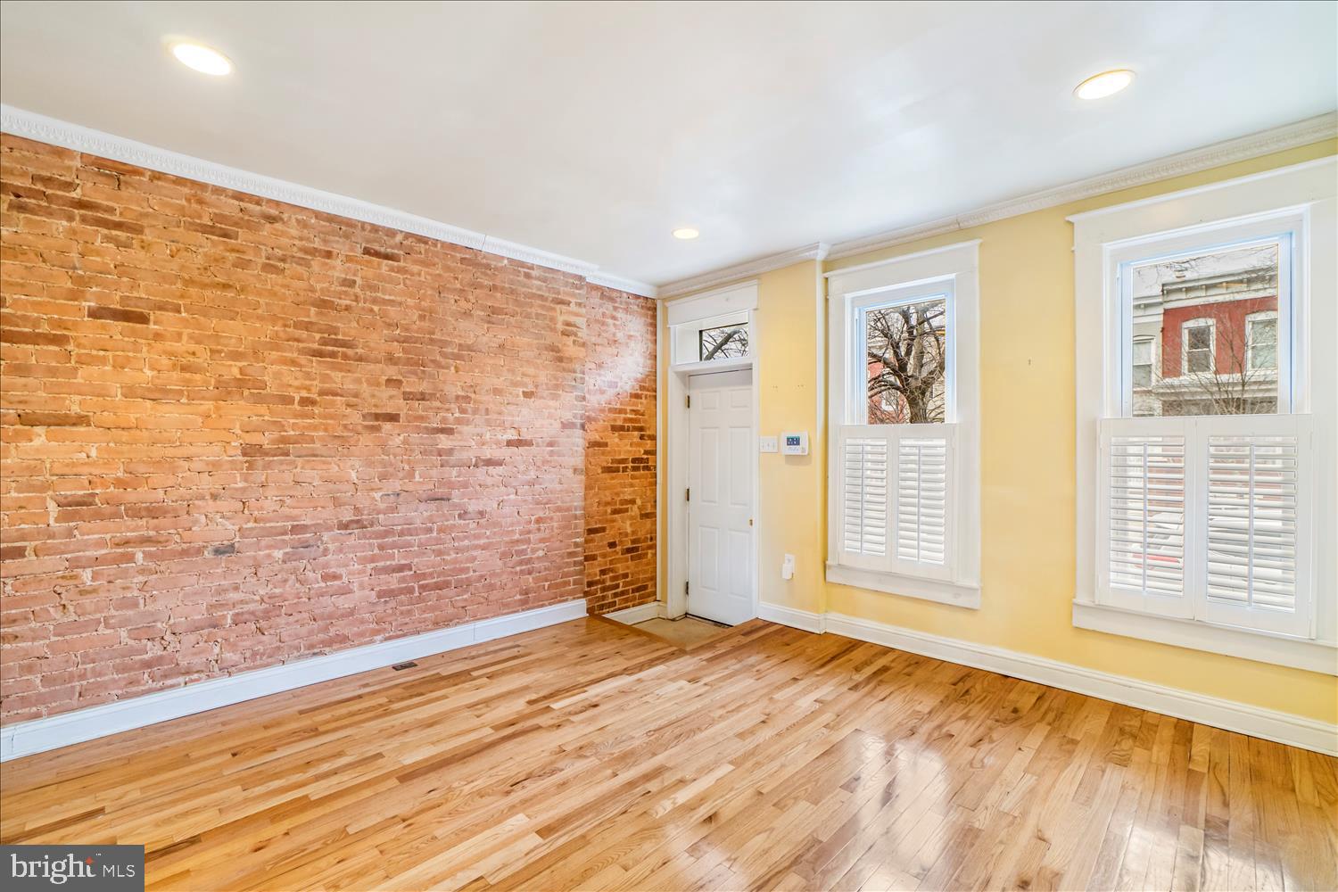 2927 Keswick Road Baltimore, MD 21211 - Photo 7 of 36 Living Room