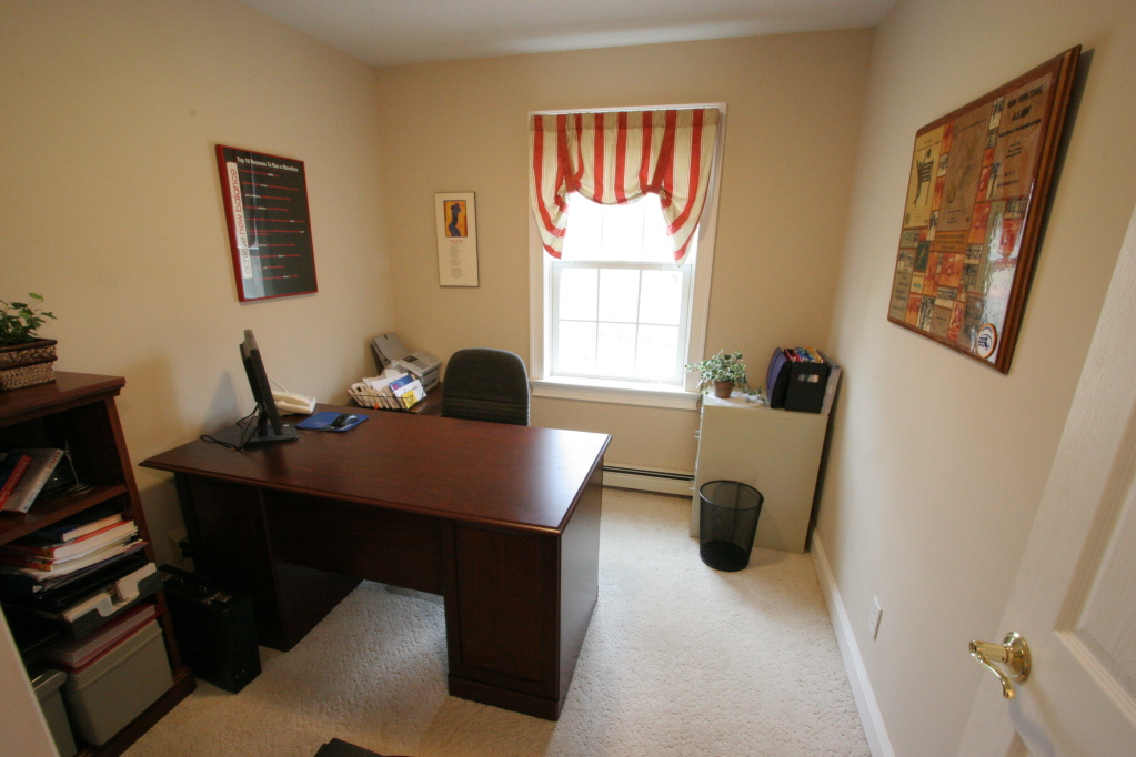 41 Fox Run Lee, MA 01238 - Photo 18 of 27 2nd floor office or nursery