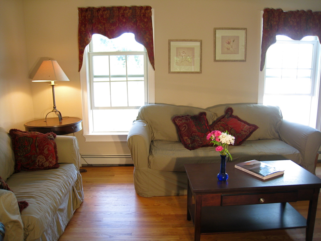 41 Fox Run Lee, MA 01238 - Photo 9 of 27 Living room