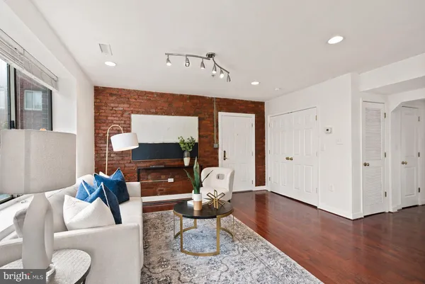 $1,825 | 5401 9th Street Northwest, Unit 201, Washington, DC 20011