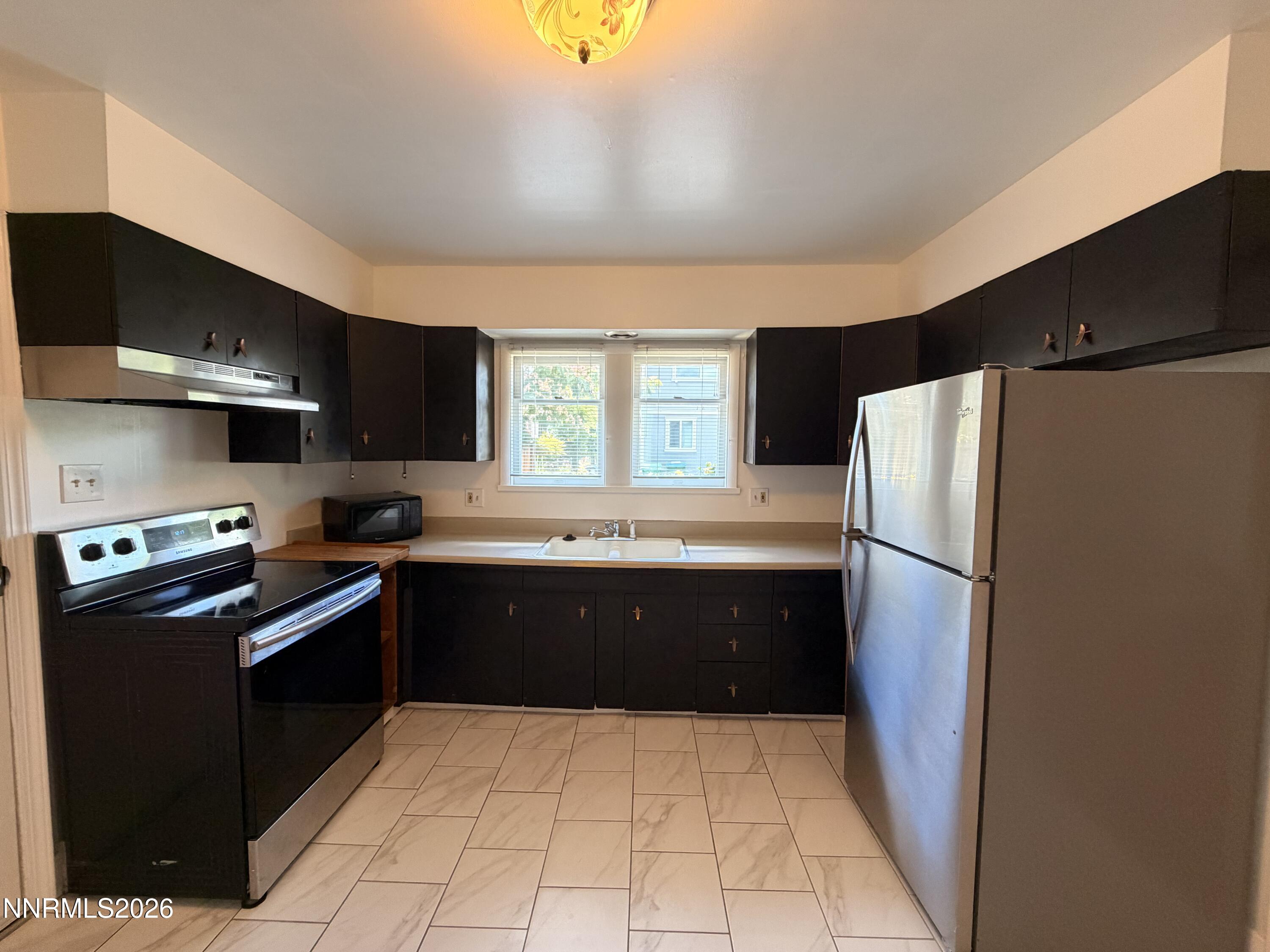 319 Thoma Street Reno, NV 89502 - Photo 7 of 20 2026-06-28 12.16.46