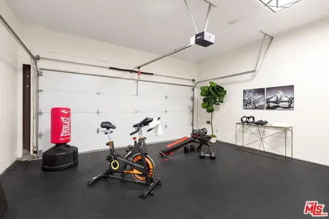 a view of an house with backyard space and garden