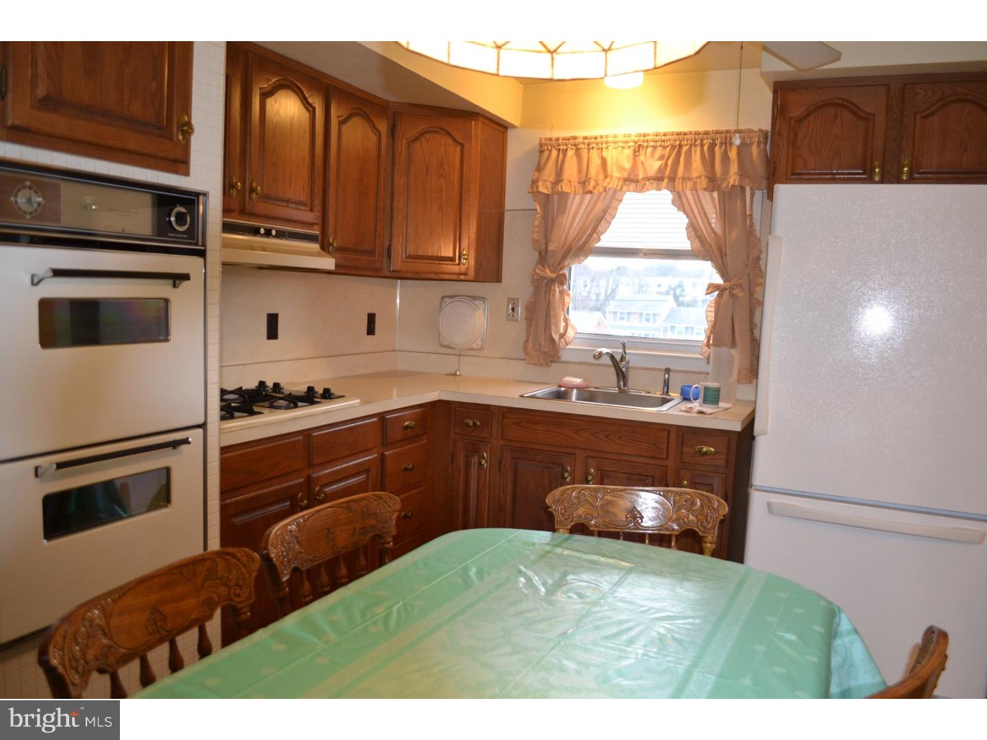 706 Marshall Road Brookhaven, PA 19015 - Photo 7 of 21 Kitchen