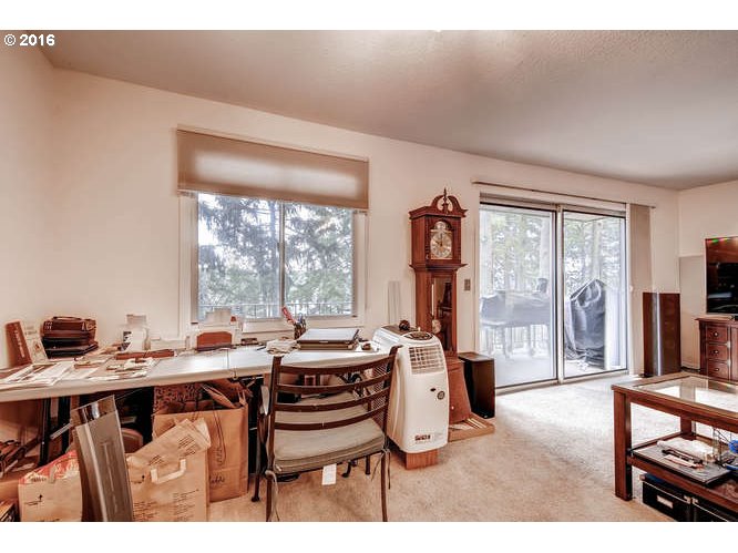 200 Southwest Burnham Road, Unit 102 Lake Oswego, OR 97034 - Photo 12 of 25 Gallery Image 12