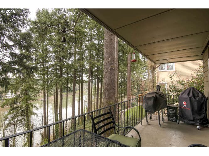 200 Southwest Burnham Road, Unit 102 Lake Oswego, OR 97034 - Photo 22 of 25 Gallery Image 22