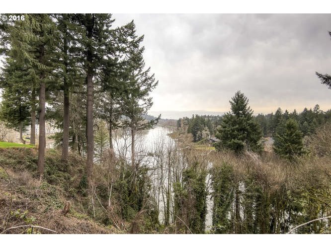 200 Southwest Burnham Road, Unit 102 Lake Oswego, OR 97034 - Photo 25 of 25 Gallery Image 25