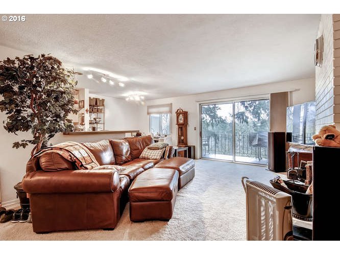 200 Southwest Burnham Road, Unit 102 Lake Oswego, OR 97034 - Photo 7 of 25 Gallery Image 7