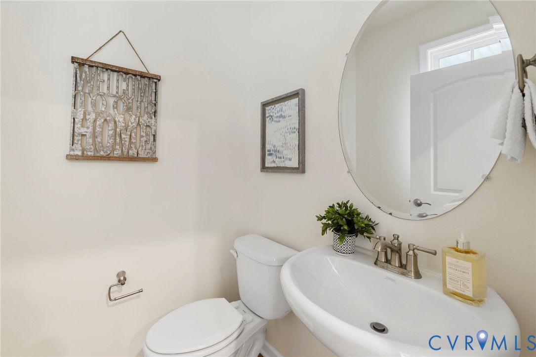 4236 Shirley Road Richmond, VA 23225 - Photo 5 of 40