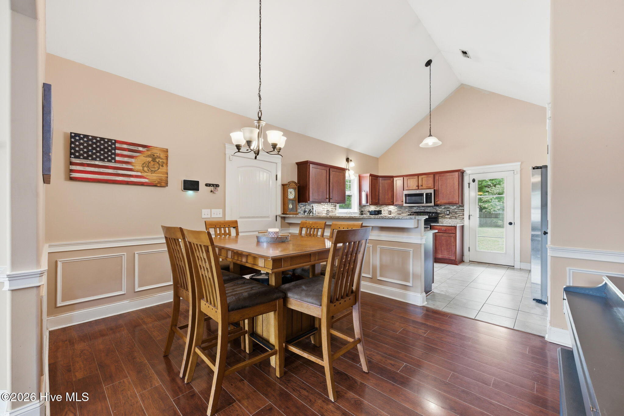 200 Station House Road New Bern, NC 28562 - Photo 8 of 40 Dining Area & Kitchen