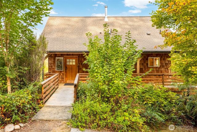 a view of an outdoor space