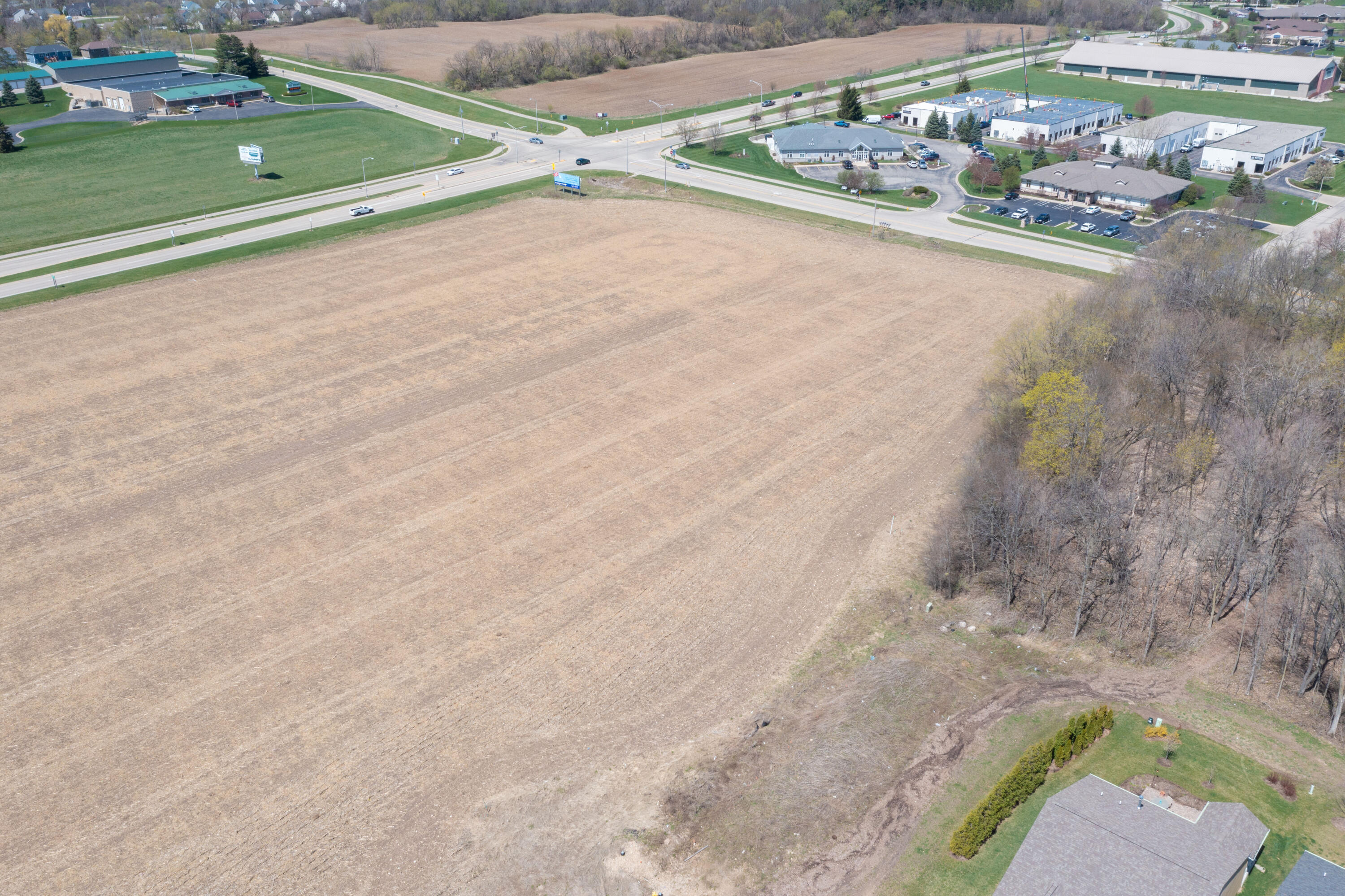 1101 Edwards Boulevard Lake Geneva, WI 53147 - Photo 10 of 24 DJI_0534