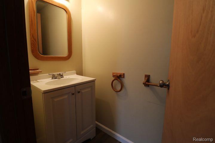 7335 South Vassar Road Vassar, MI 48768 - Photo 12 of 17