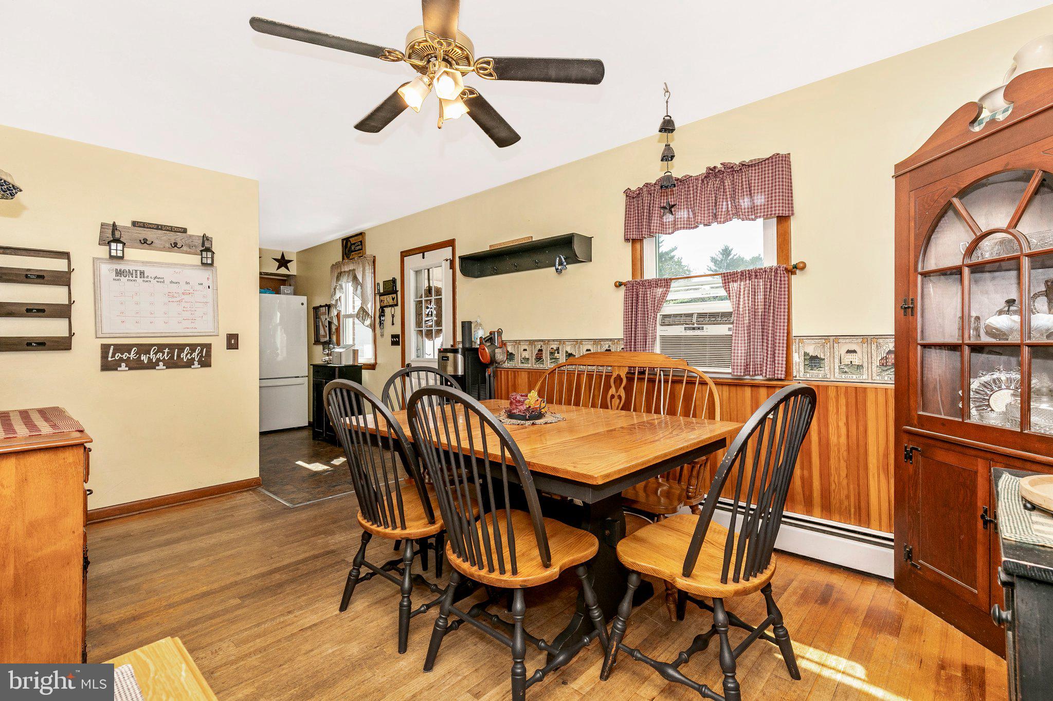 10641 Powell Road Thurmont, MD 21788 - Photo 16 of 53 Dining Room