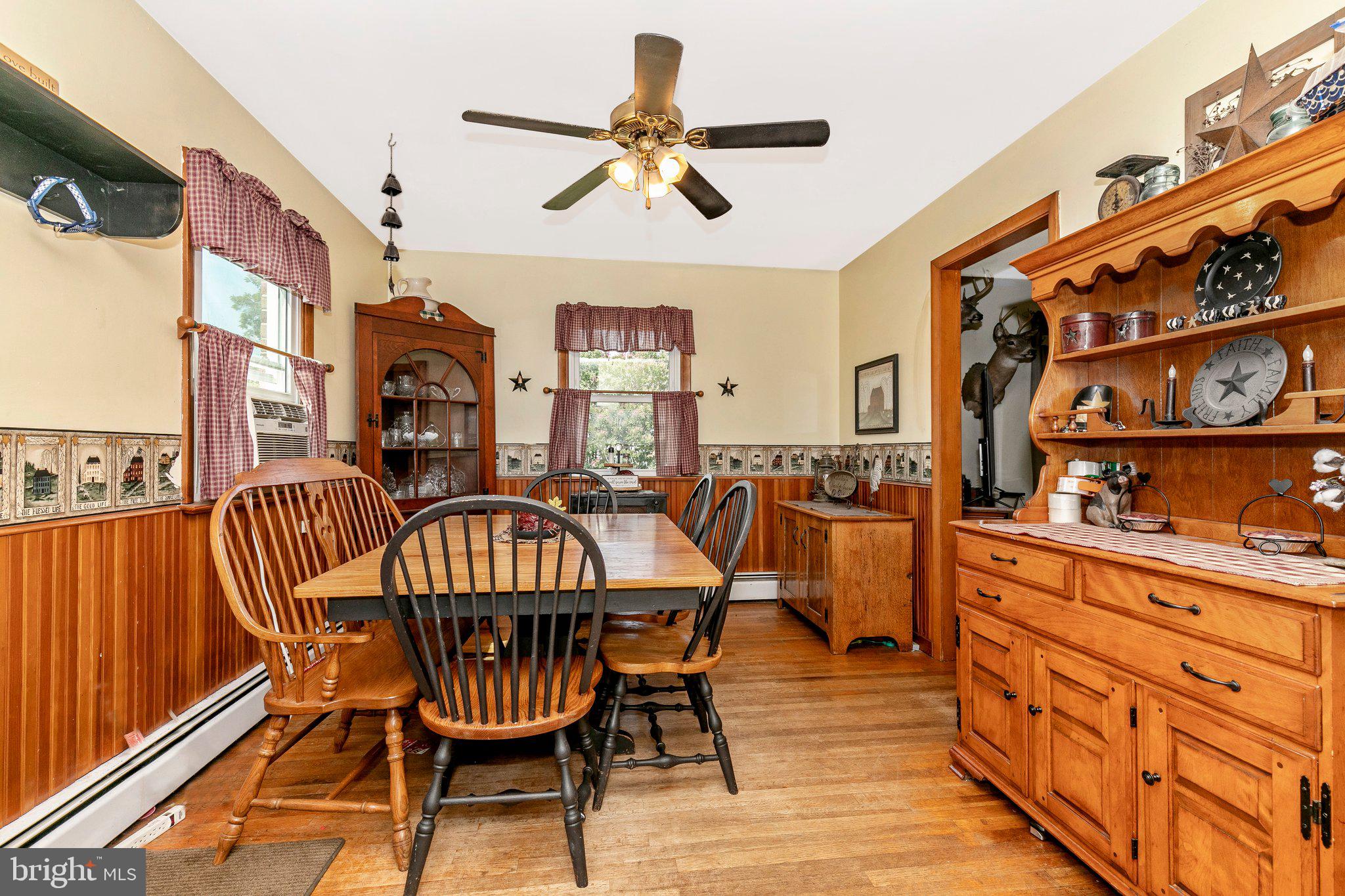 10641 Powell Road Thurmont, MD 21788 - Photo 17 of 53 Dining Room