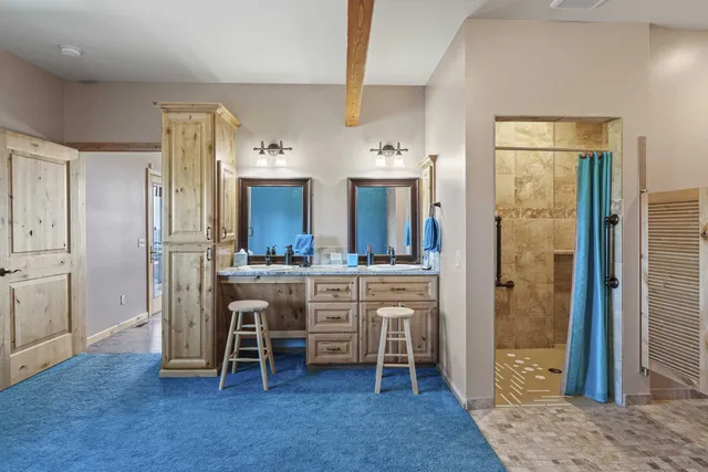 $1,600,000 | 26004 East Horton Road, Rockford, WA 99030