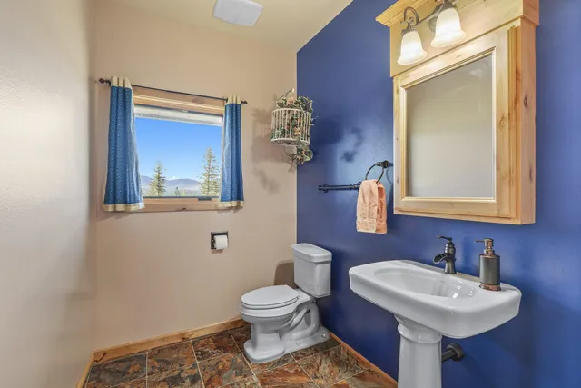 $1,600,000 | 26004 East Horton Road, Rockford, WA 99030