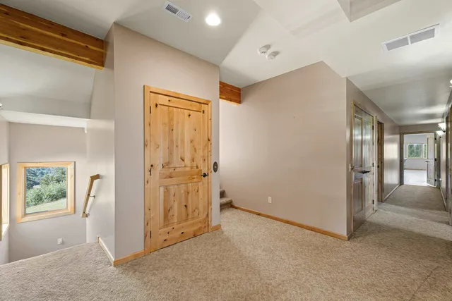 $1,600,000 | 26004 East Horton Road, Rockford, WA 99030