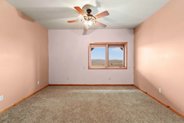 $1,600,000 | 26004 East Horton Road, Rockford, WA 99030