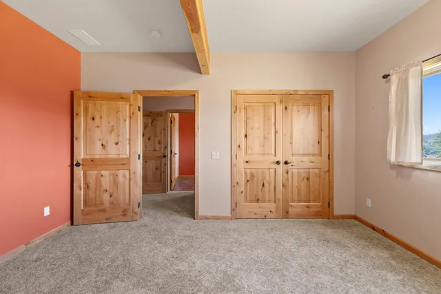 $1,600,000 | 26004 East Horton Road, Rockford, WA 99030