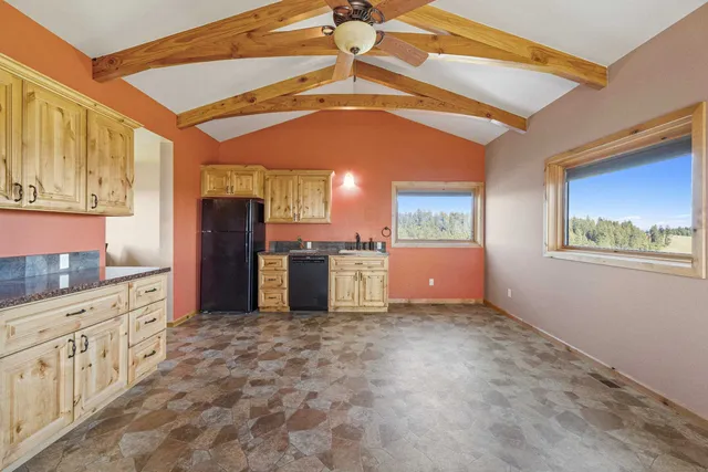 $1,600,000 | 26004 East Horton Road, Rockford, WA 99030