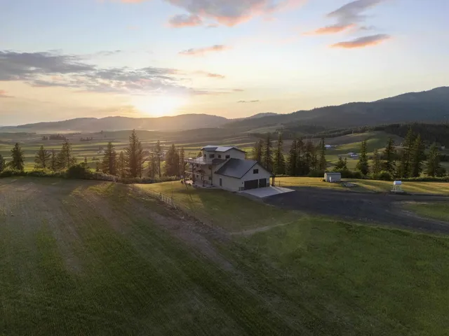 $1,600,000 | 26004 East Horton Road, Rockford, WA 99030