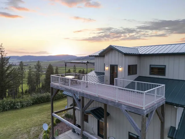 $1,600,000 | 26004 East Horton Road, Rockford, WA 99030