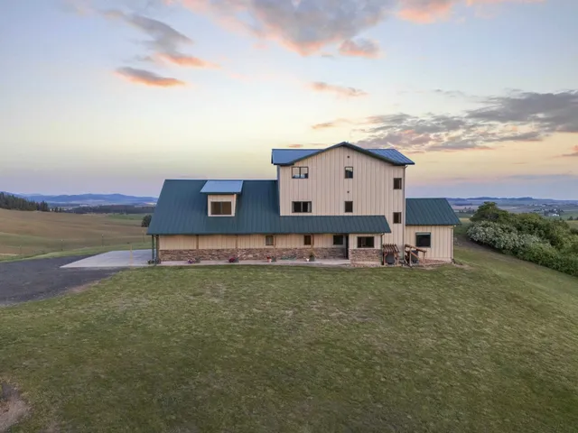 $1,600,000 | 26004 East Horton Road, Rockford, WA 99030