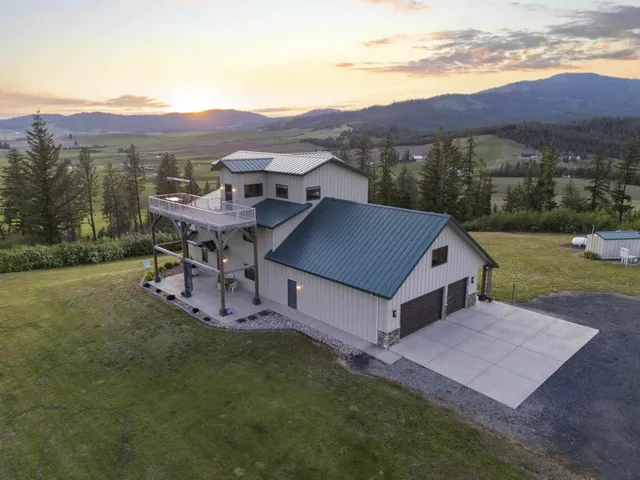 $1,600,000 | 26004 East Horton Road, Rockford, WA 99030