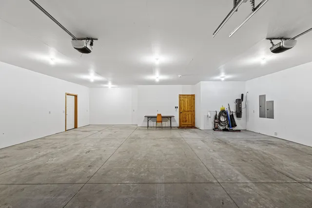 $1,600,000 | 26004 East Horton Road, Rockford, WA 99030