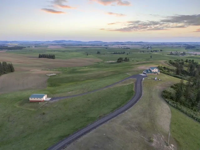 $1,600,000 | 26004 East Horton Road, Rockford, WA 99030