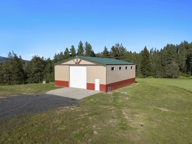 $1,600,000 | 26004 East Horton Road, Rockford, WA 99030
