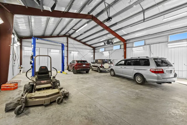 $1,600,000 | 26004 East Horton Road, Rockford, WA 99030