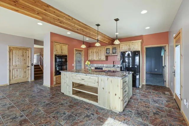 $1,600,000 | 26004 East Horton Road, Rockford, WA 99030