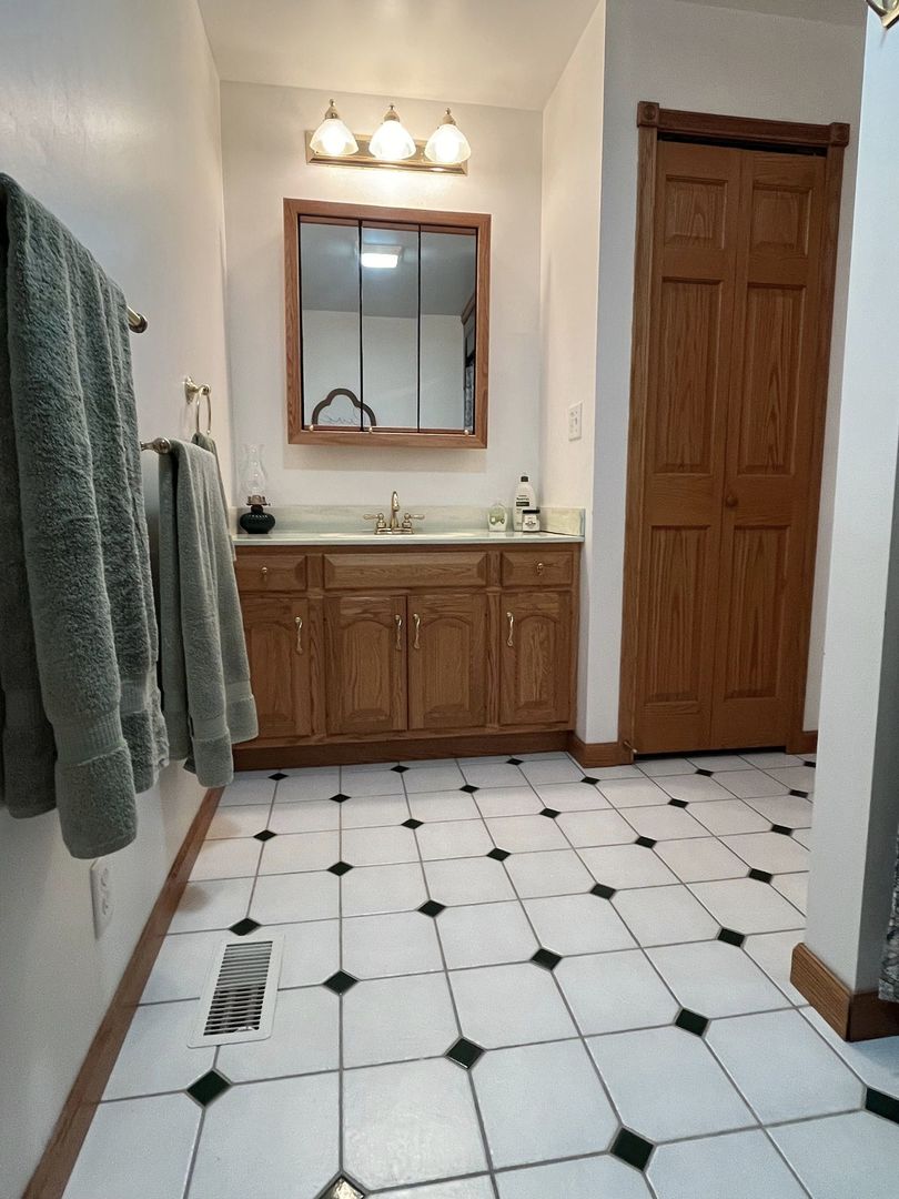 2374 East 2659th Road Marseilles, IL 61341 - Photo 16 of 48 Gallery Image 16