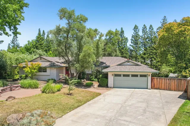 $705,000 | 4144 Brookhill Drive, Fair Oaks, CA 95628