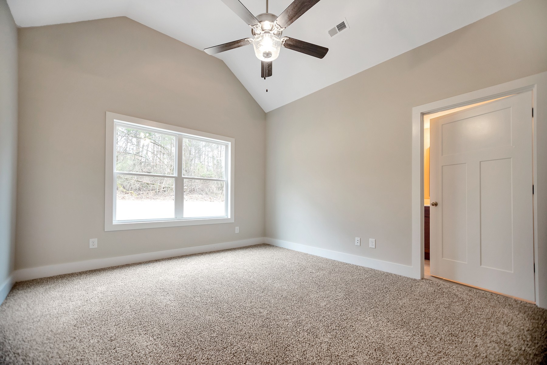 1668 Rains Road Clarksville, TN 37042 - Photo 21 of 49 Gallery Image 21