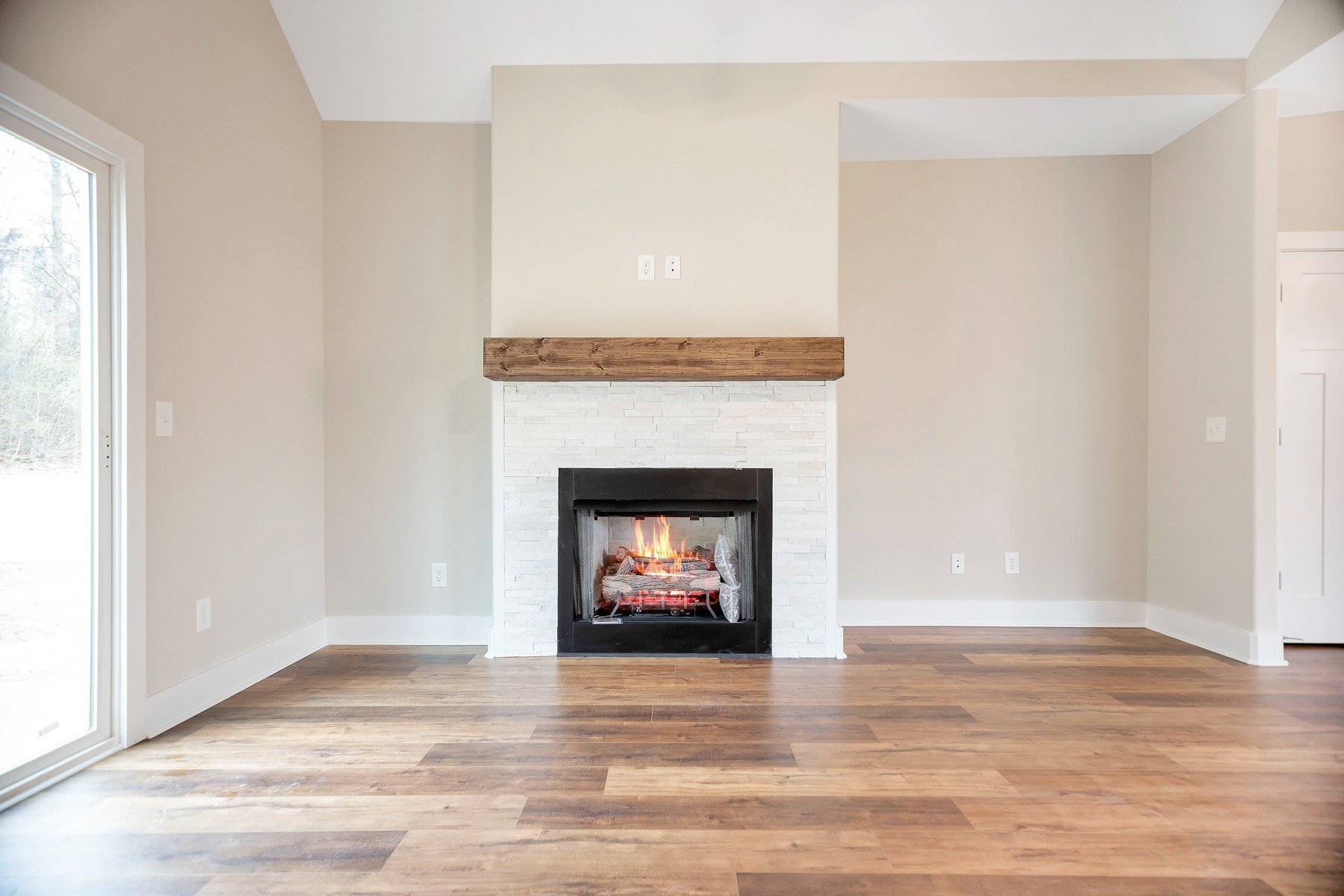 1668 Rains Road Clarksville, TN 37042 - Photo 4 of 49 Gallery Image 4