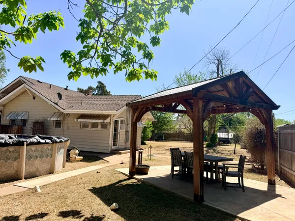 $280,000 | 605 West 5th Street, Clarendon, TX 79226