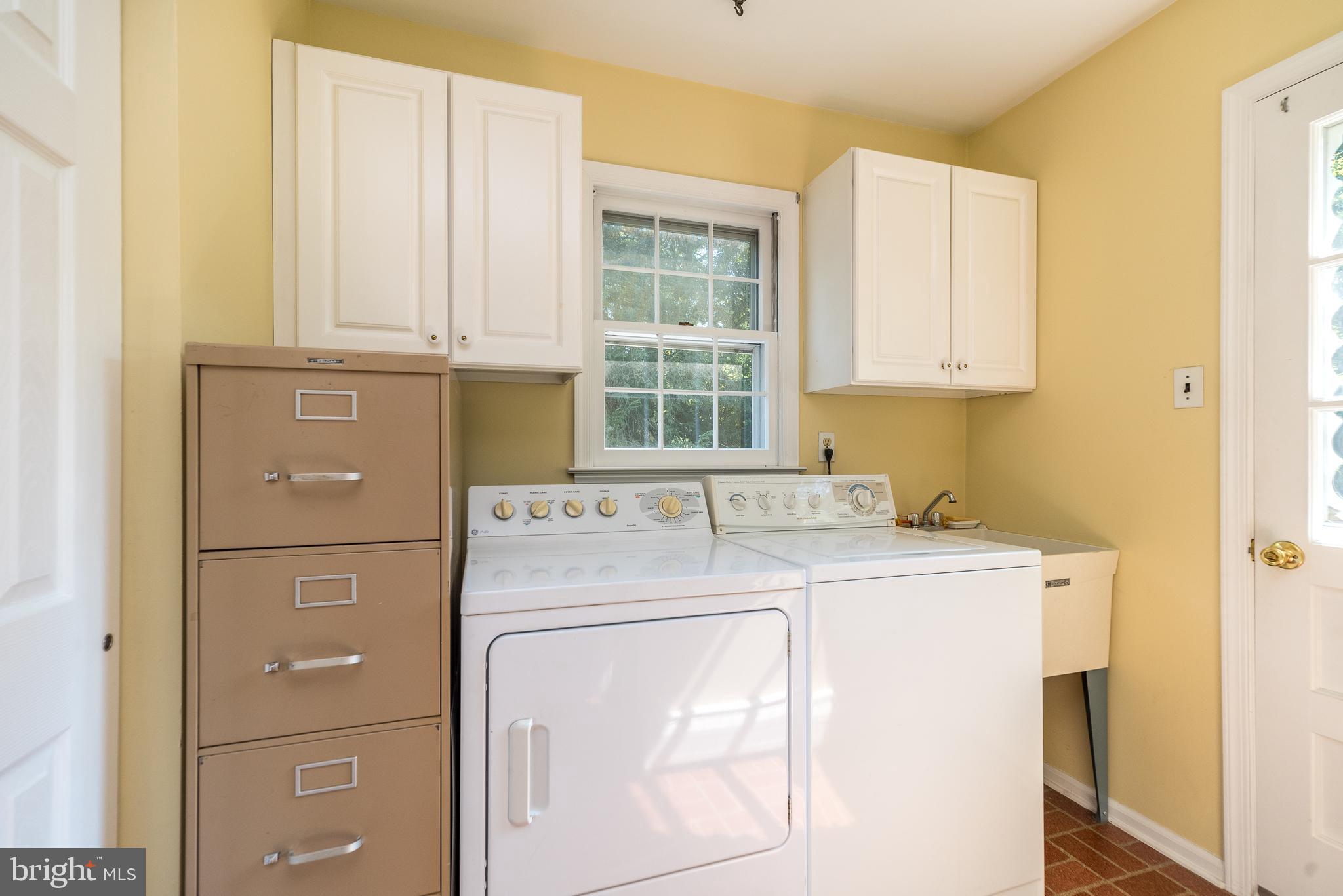 50 Pinevale Road Doylestown, PA 18901 - Photo 24 of 57 Mud/Laundry room with outside entrance
