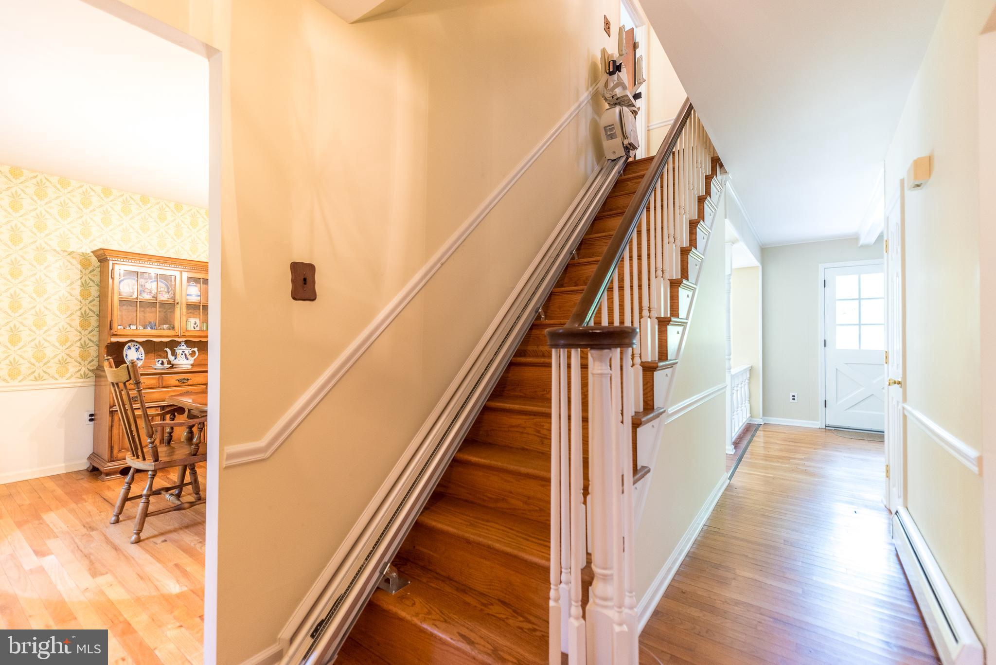 50 Pinevale Road Doylestown, PA 18901 - Photo 9 of 57 Hardwood staircase