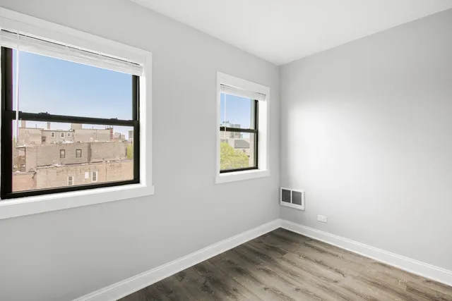 $1,725 | 4520 North Clarendon Avenue, Unit 408, Chicago, IL 60640