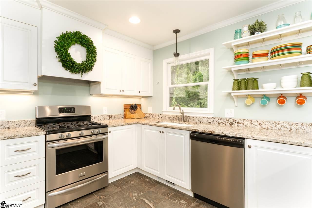 210 Overcreek Road Greenville, SC 29607 - Photo 6 of 34 Gallery Image 6