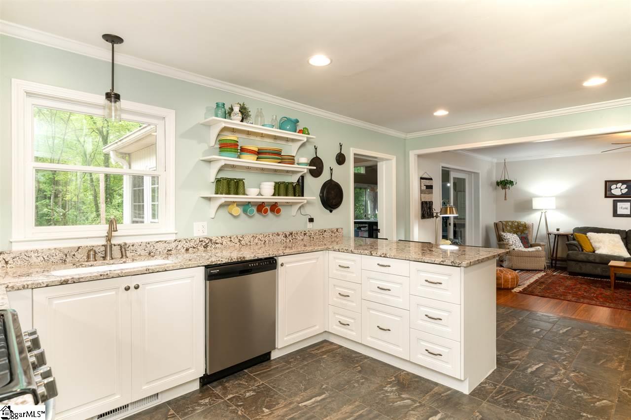 210 Overcreek Road Greenville, SC 29607 - Photo 7 of 34 Gallery Image 7