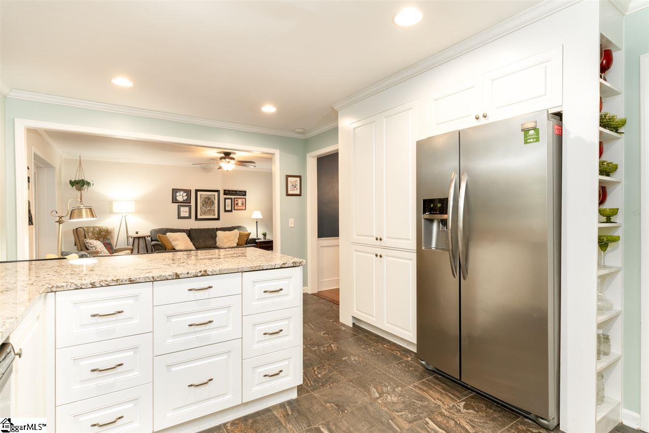 210 Overcreek Road Greenville, SC 29607 - Photo 10 of 34 Gallery Image 10