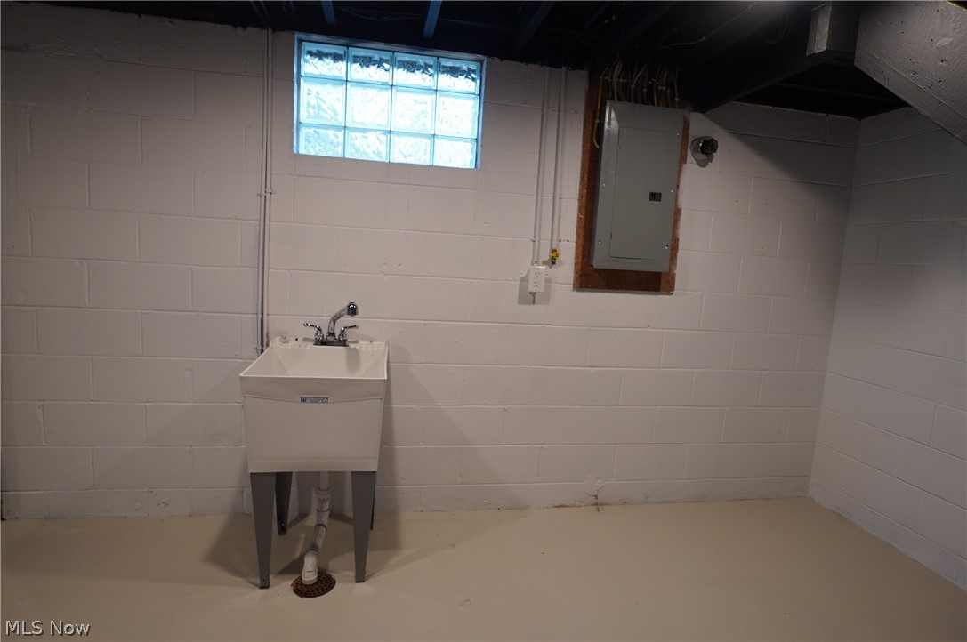 9822 Struthers Road New Middletown, OH 44442 - Photo 19 of 20 Basement Utility Sink, 200 amp service