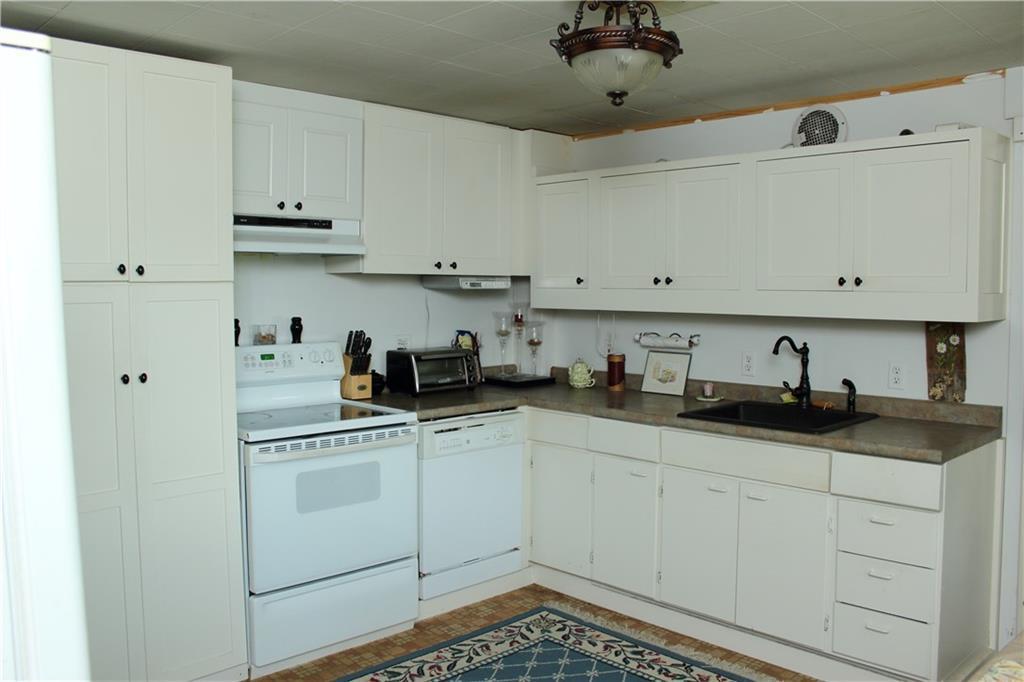 48 Northern Point Road Bristol, ME 04564 - Photo 5 of 19 Kitchen