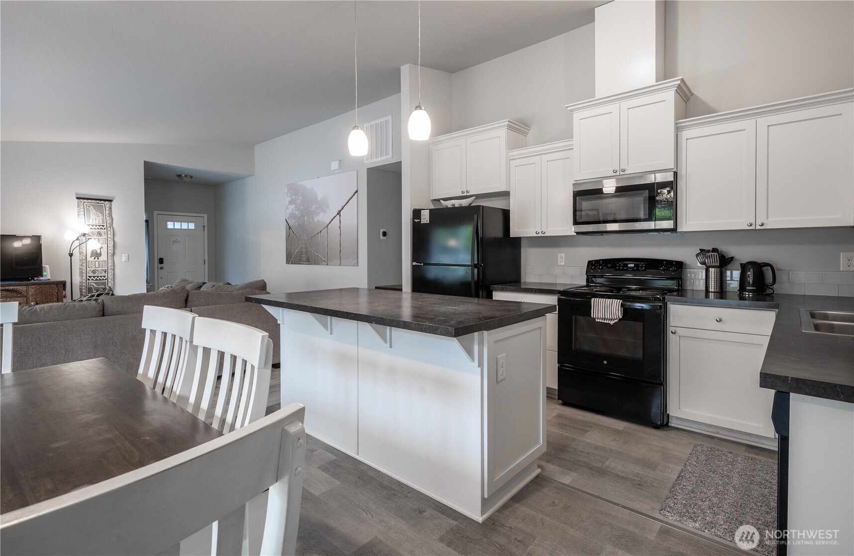 33 Butterfly Lane Pacific Beach, WA 98571 - Photo 11 of 40