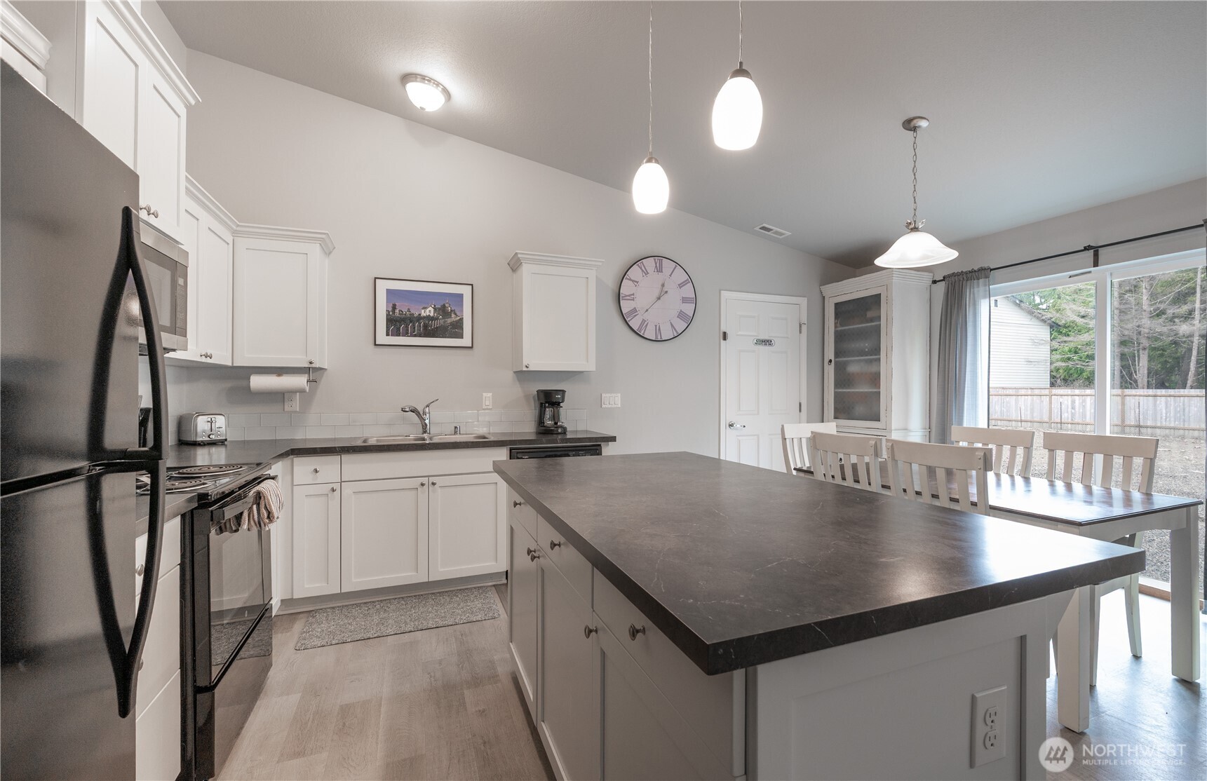 33 Butterfly Lane Pacific Beach, WA 98571 - Photo 15 of 40